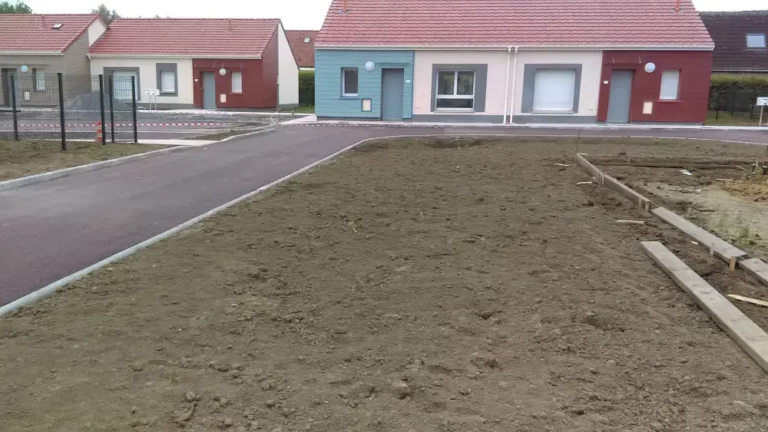 Travaux de terrassement, viabilisation, assainissement et aménagement extérieur avec votre terrassier à Castelnau-du-Médoc.