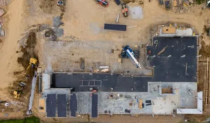 Comment éviter les inondations grâce à un terrassement bien pensé